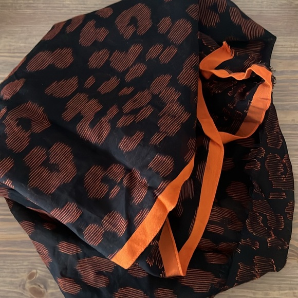 Paul smith leopard scarf - Picture 6 of 6